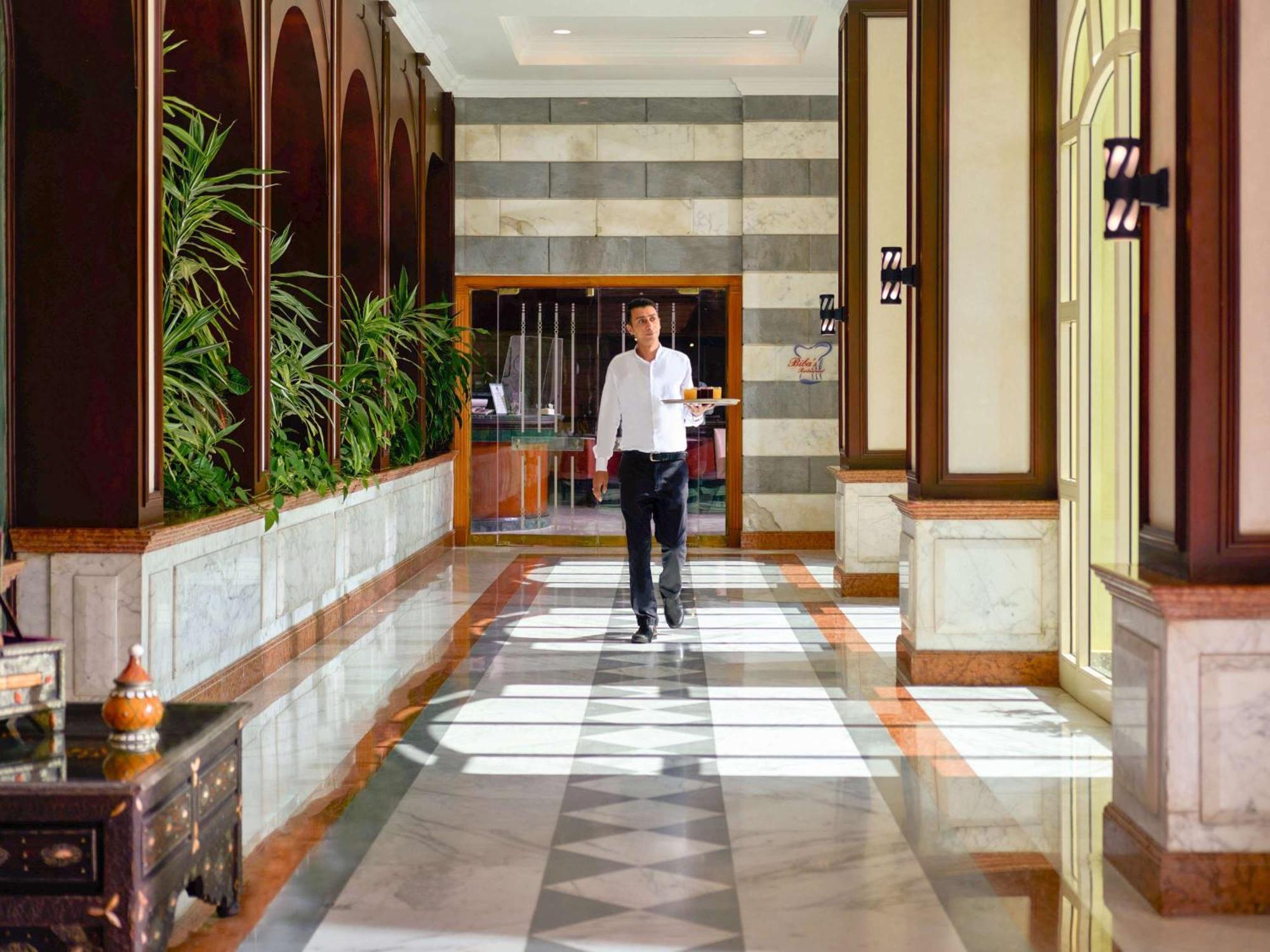 Moevenpick Hotel Cairo - Media City Giza Εξωτερικό φωτογραφία Lobby
